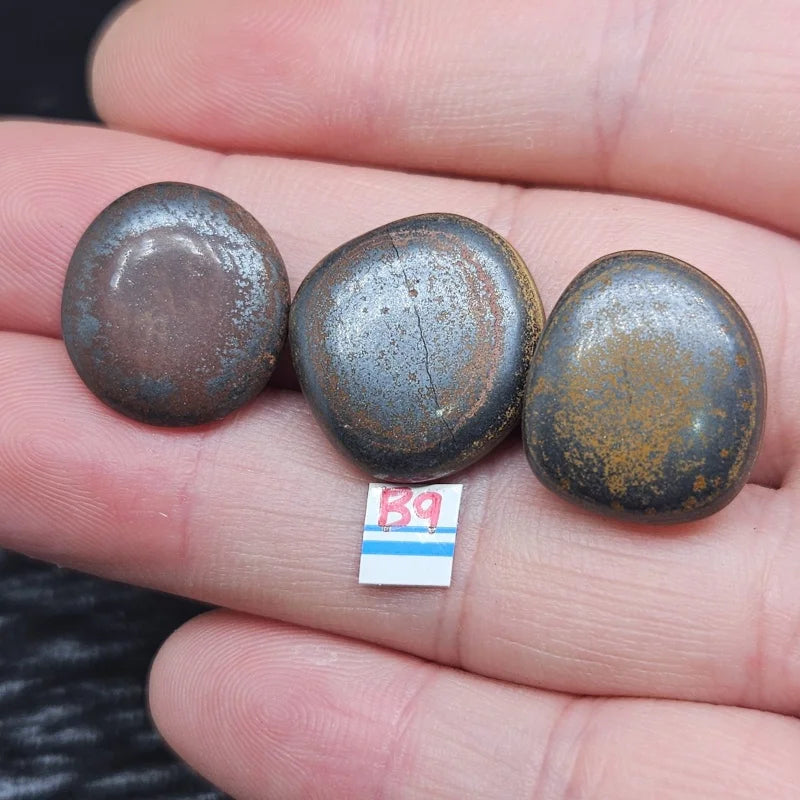 EARTH EMBRACE – Natural Iron Tiger Eye Chakra Energy Stone for Garden