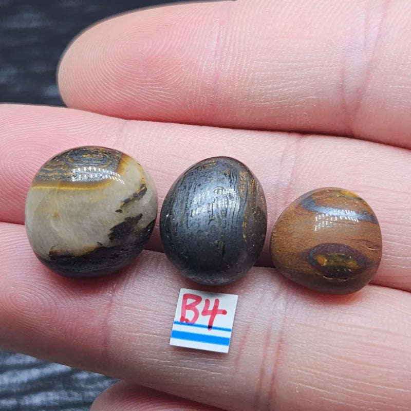 EARTH EMBRACE – Natural Iron Tiger Eye Chakra Energy Stone for Garden