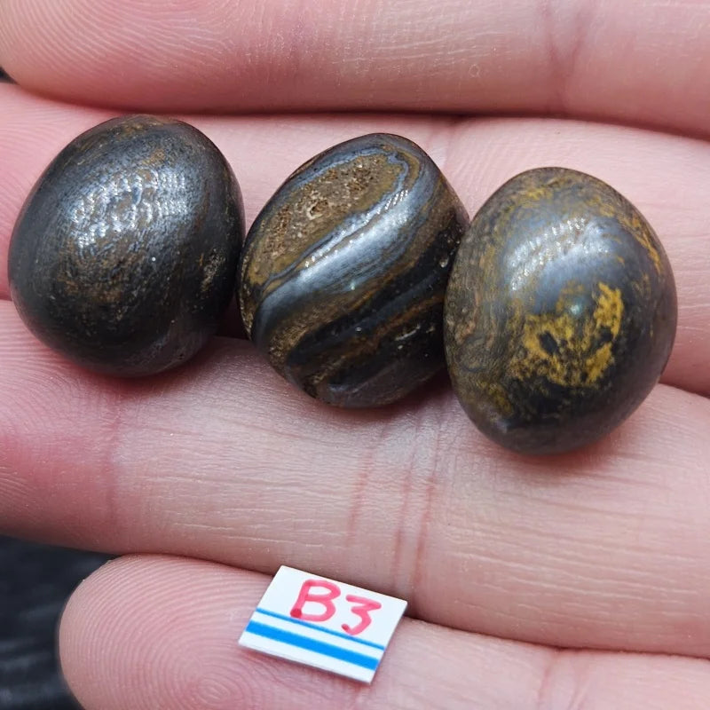 EARTH EMBRACE – Natural Iron Tiger Eye Chakra Energy Stone for Garden