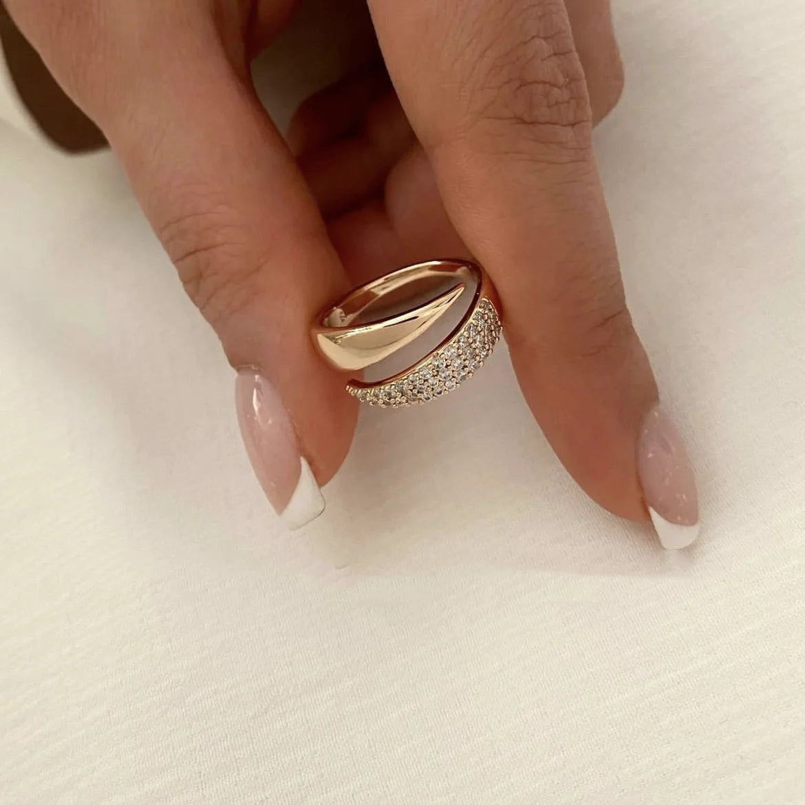 RADIANT SOL – 18K Gold Plated Stainless Steel Sun Ring with Natural Stone Inlay