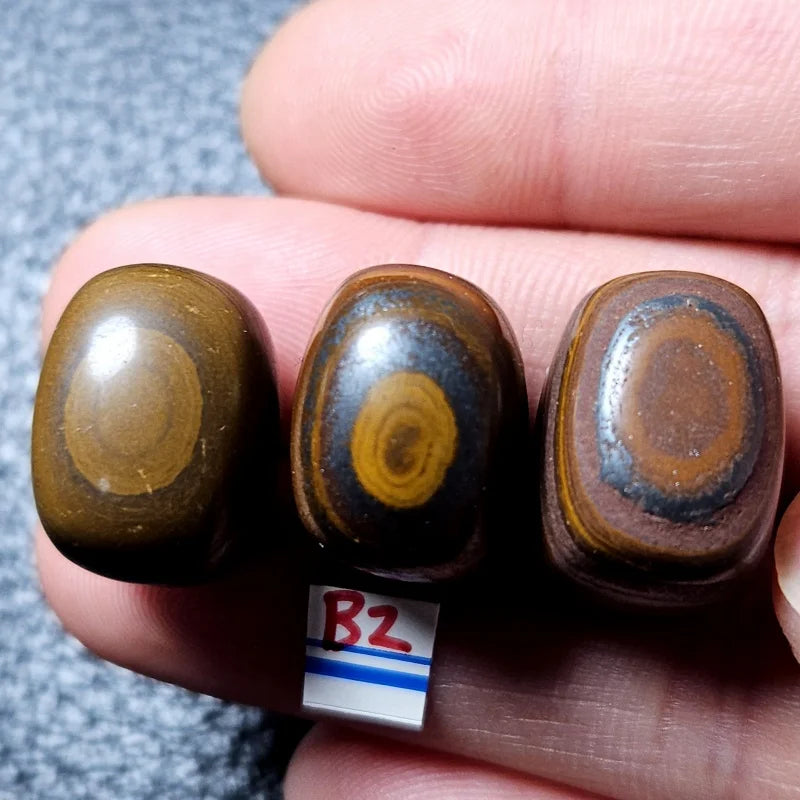 EARTH EMBRACE – Natural Iron Tiger Eye Chakra Energy Stone for Garden
