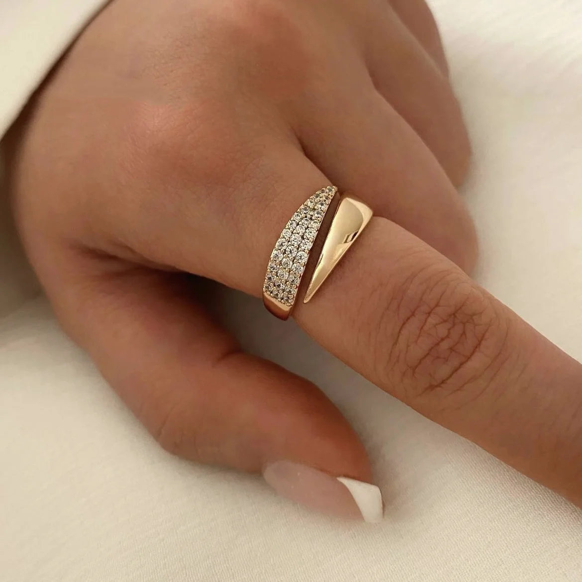 RADIANT SOL – 18K Gold Plated Stainless Steel Sun Ring with Natural Stone Inlay