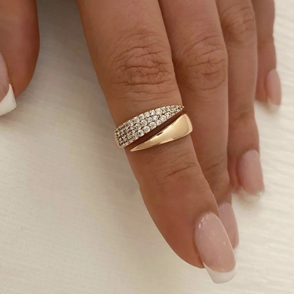RADIANT SOL – 18K Gold Plated Stainless Steel Sun Ring with Natural Stone Inlay